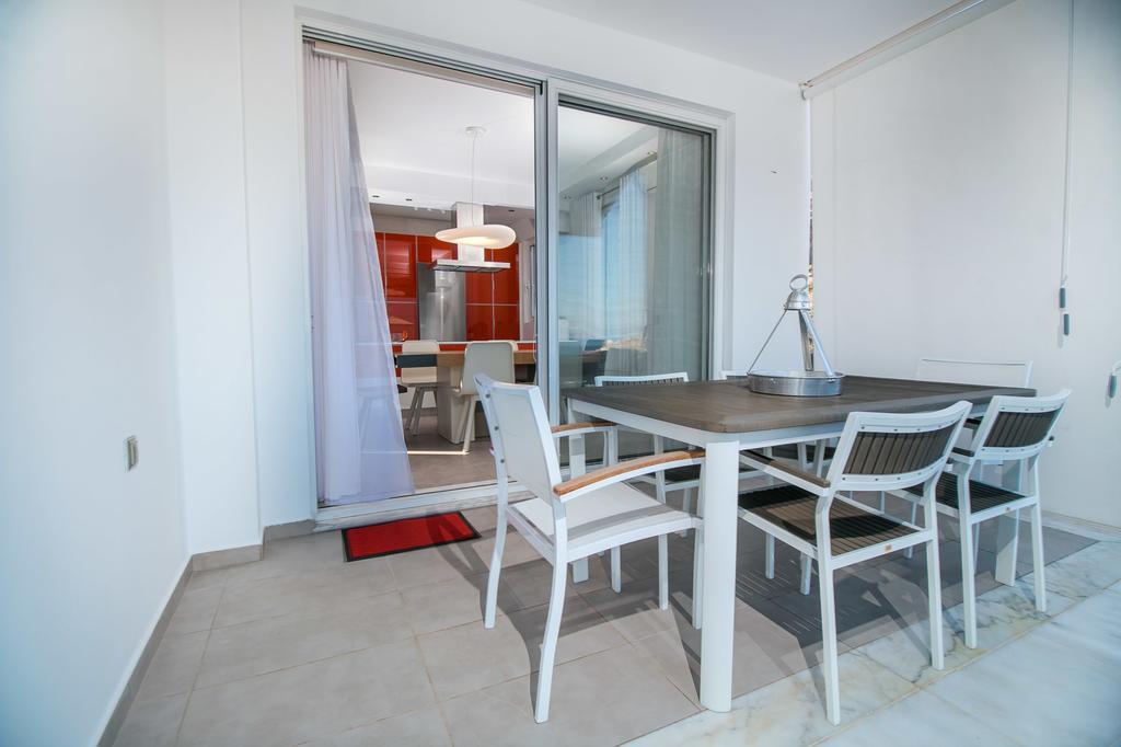 White Lady Villa *